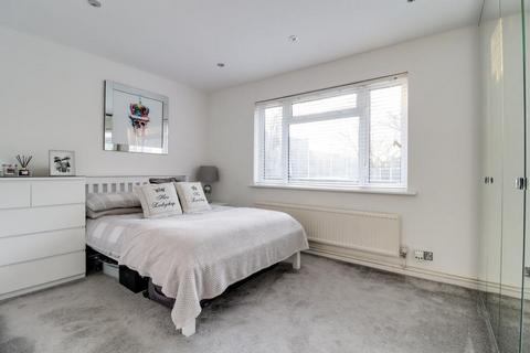 53a Bilton Road, Benfleet, SS7 2HQ