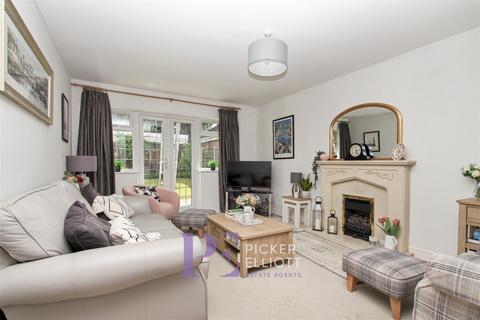 4 bedroom detached house for sale, Turville Close, Burbage LE10