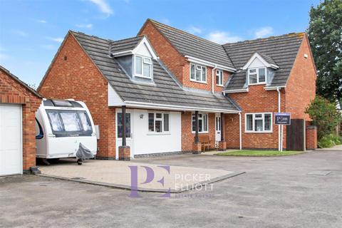 4 bedroom detached house for sale, Turville Close, Burbage LE10