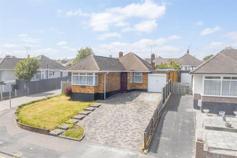 3 bedroom detached bungalow for sale, Fairway Gardens, Leigh-On-Sea SS9