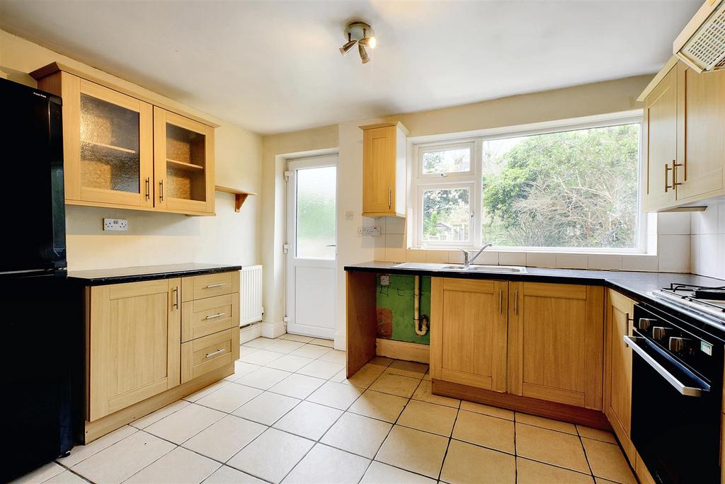 Kitchen 2.jpeg