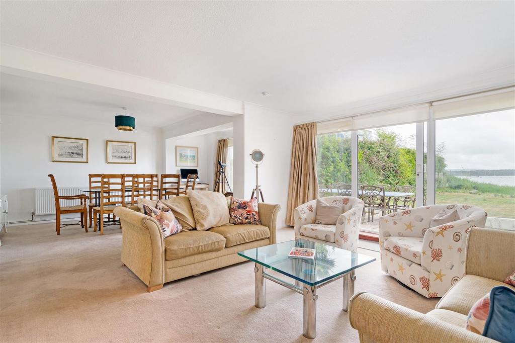3 Gardens Crescent 321510 - (4).jpg