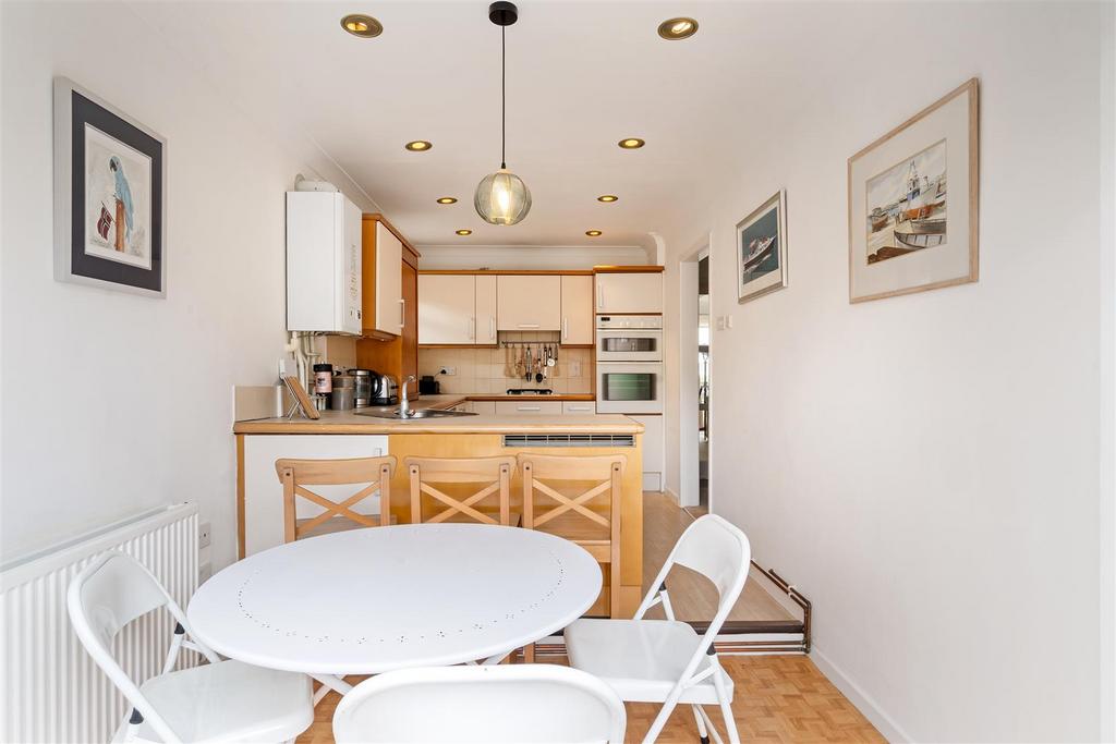3 Gardens Crescent 321510 - (6).jpg