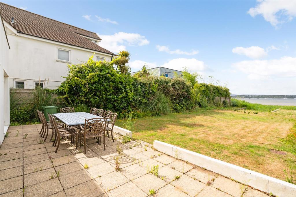3 Gardens Crescent 321510 - (17).jpg