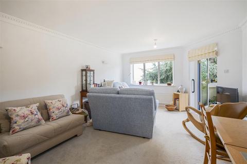 2 bedroom flat for sale, Banks Road, Sandbanks, Poole