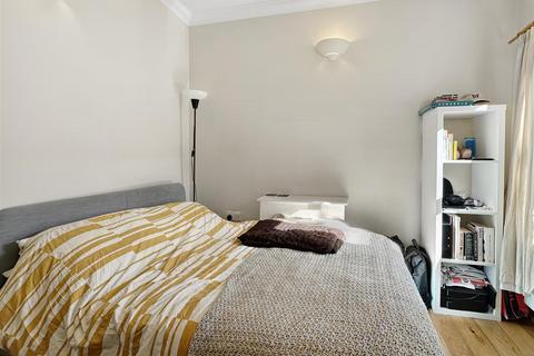 2 bedroom flat for sale, Mawson Road, Cambridge CB1