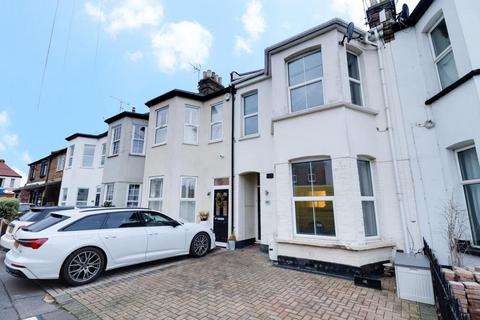 60 West Road, Shoeburyness, Southend-on-sea, SS3 9DP