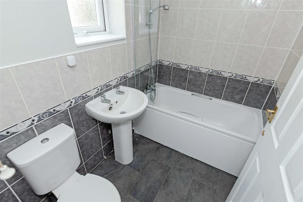 114 Lyndhurst rd 10.JPG
