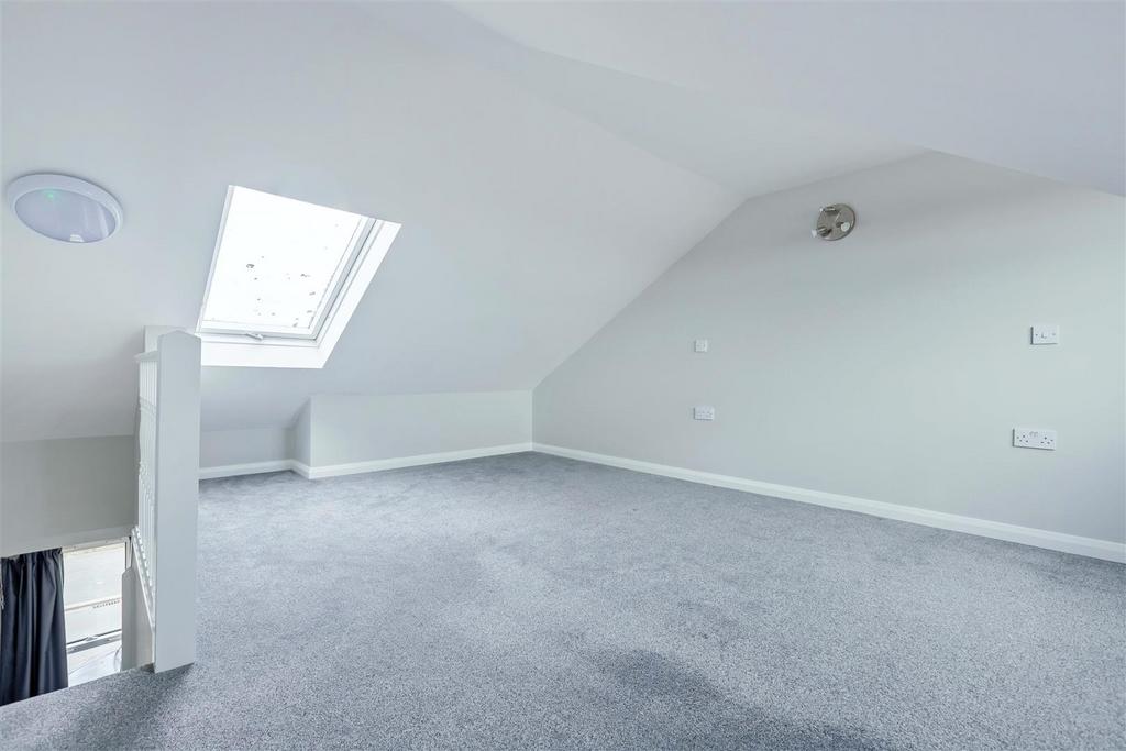 114 Lyndhurst rd.JPG
