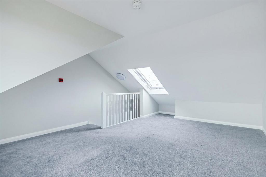 114 Lyndhurst rd 1.JPG