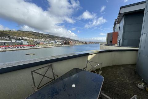 2 bedroom penthouse for sale, South Quay, Kings Road, Marina, Swansea