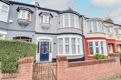 3 bedroom terraced house for sale, Westbourne Grove, Westcliff-On-Sea SS0