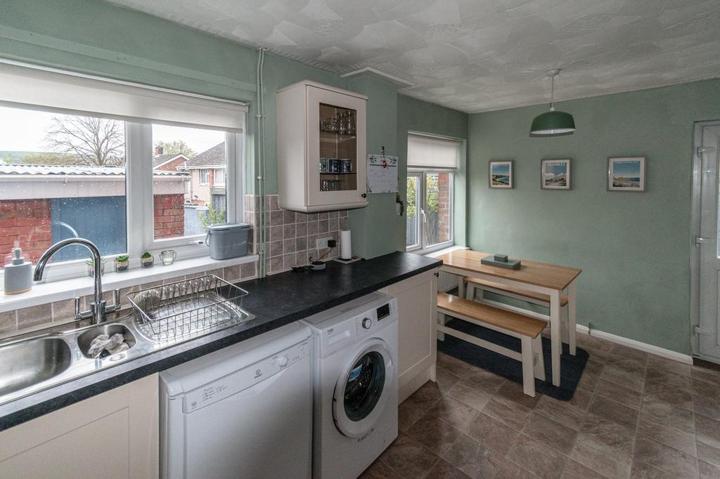 Llanllienwen Road, Cwmrhydyceirw, Swansea, SA6 2 bed semidetached