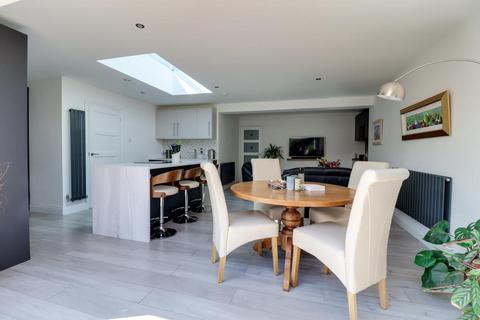 32 Adalia Crescent, Leigh-on-sea, SS9 3SN