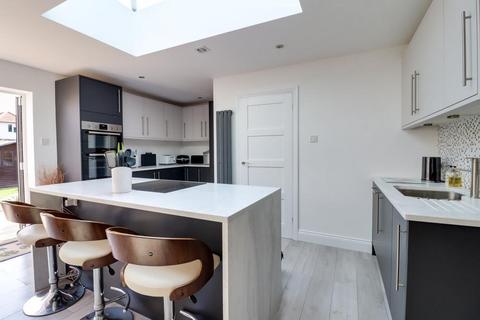 32 Adalia Crescent, Leigh-on-sea, SS9 3SN