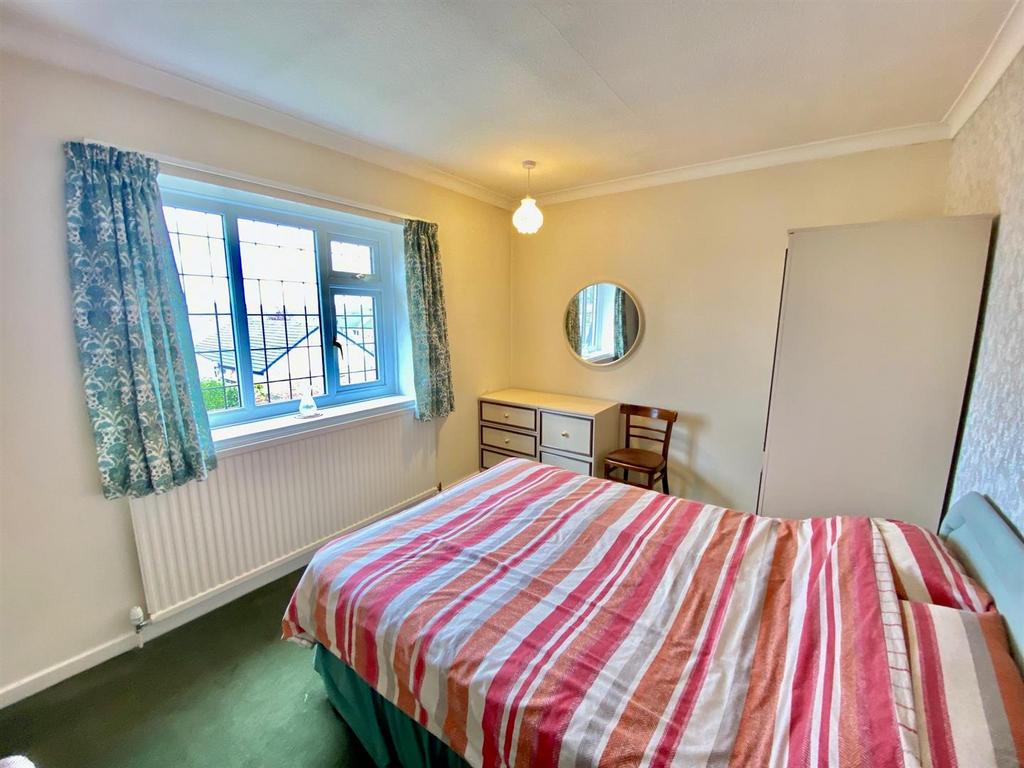 Bramleys Estate Agents - Broadgate Crescent - Almo