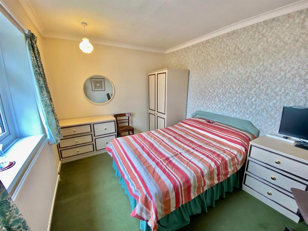 Bramleys Estate Agents - Broadgate Crescent - Almo