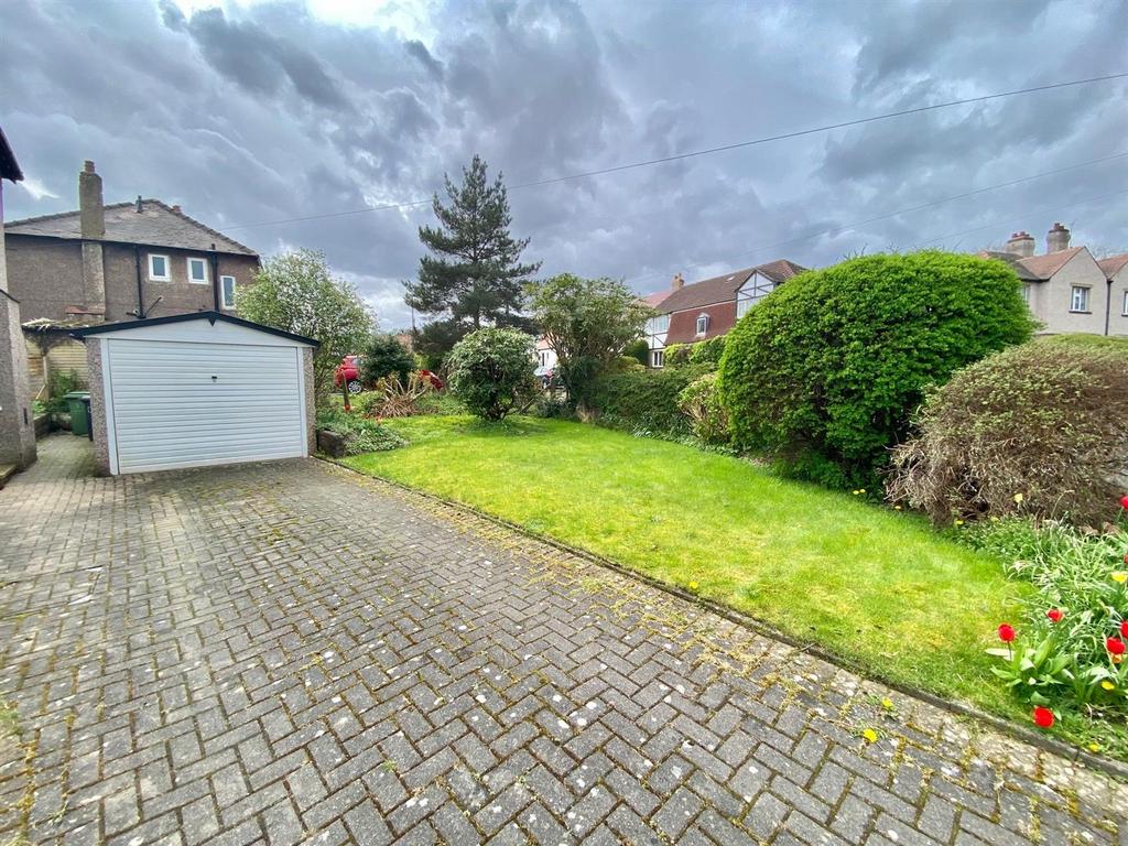 Bramleys Estate Agents - Broadgate Crescent - Almo