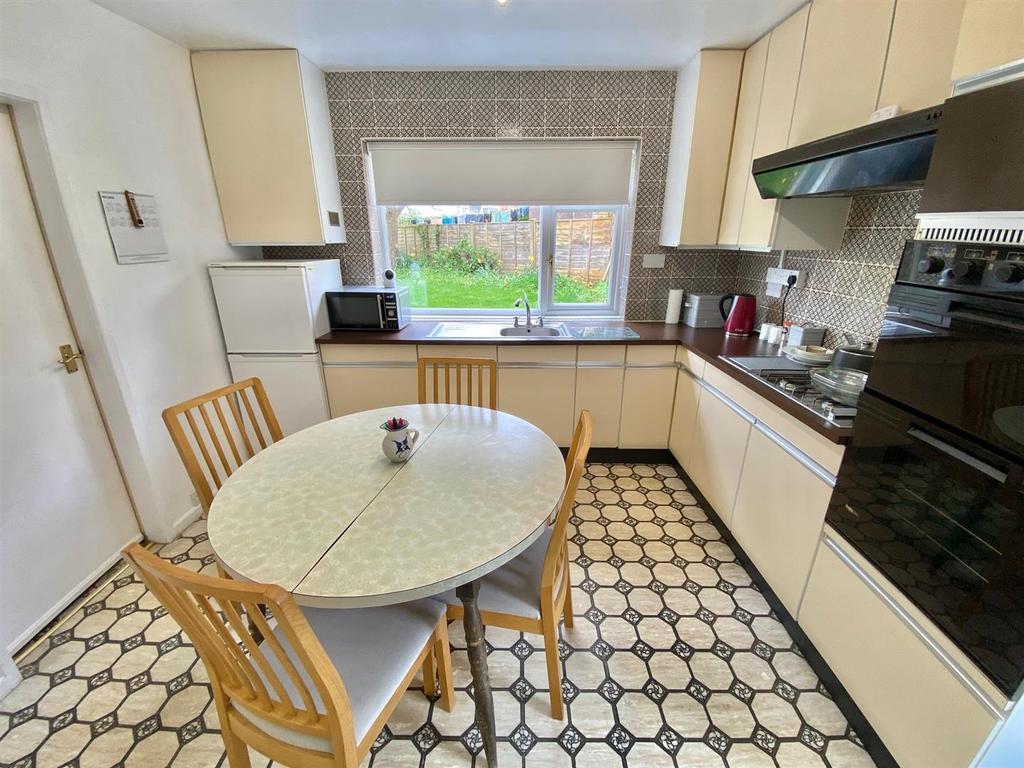 Bramleys Estate Agents - Broadgate Crescent - Almo