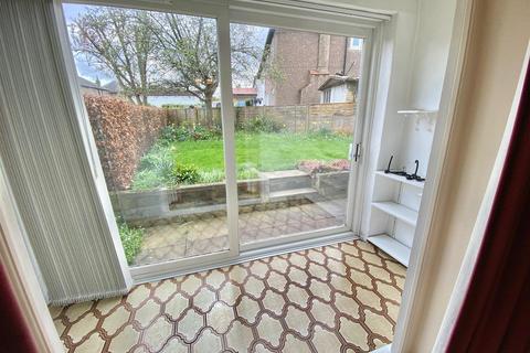 5 Broadgate Crescent, Huddersfield, HD5 8HT