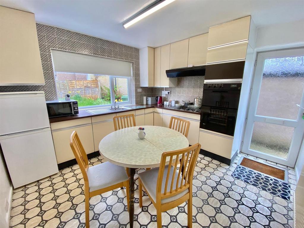 Bramleys Estate Agents - Broadgate Crescent - Almo