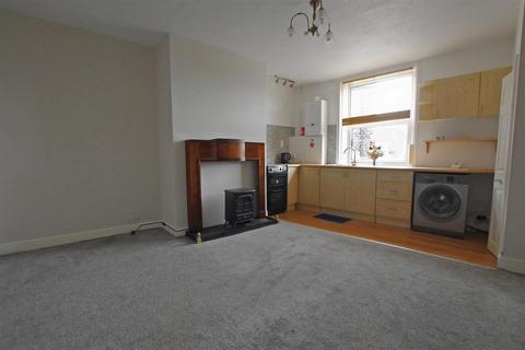 2 bedroom end of terrace house for sale, Hoults Lane, Greetland