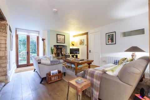 4 bedroom cottage to rent, High Street, Burford