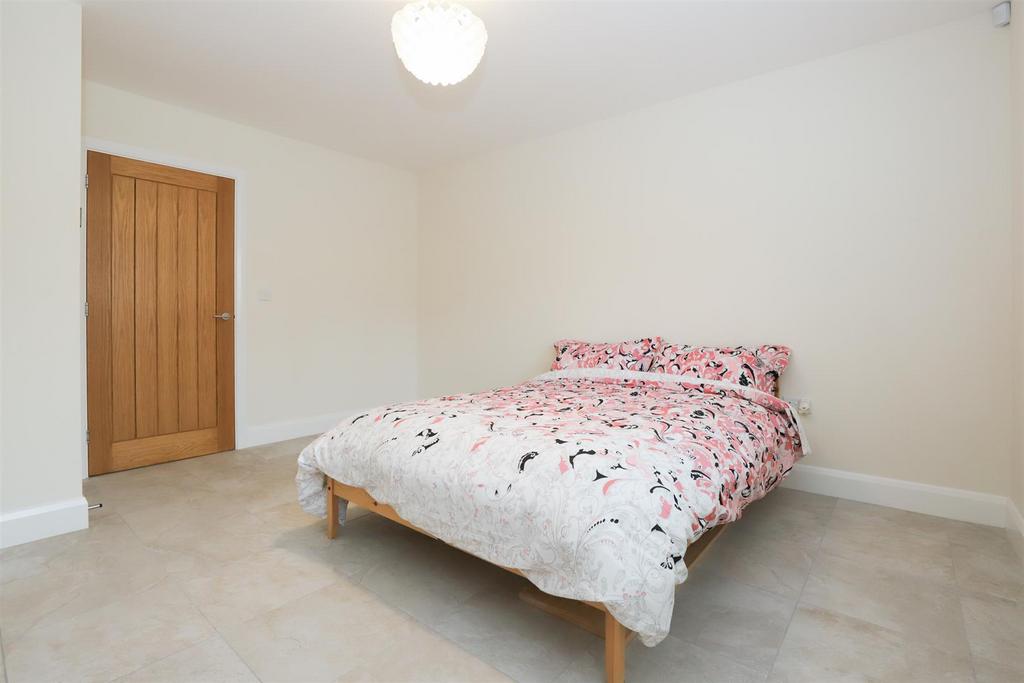Master Bedroom 2.jpg