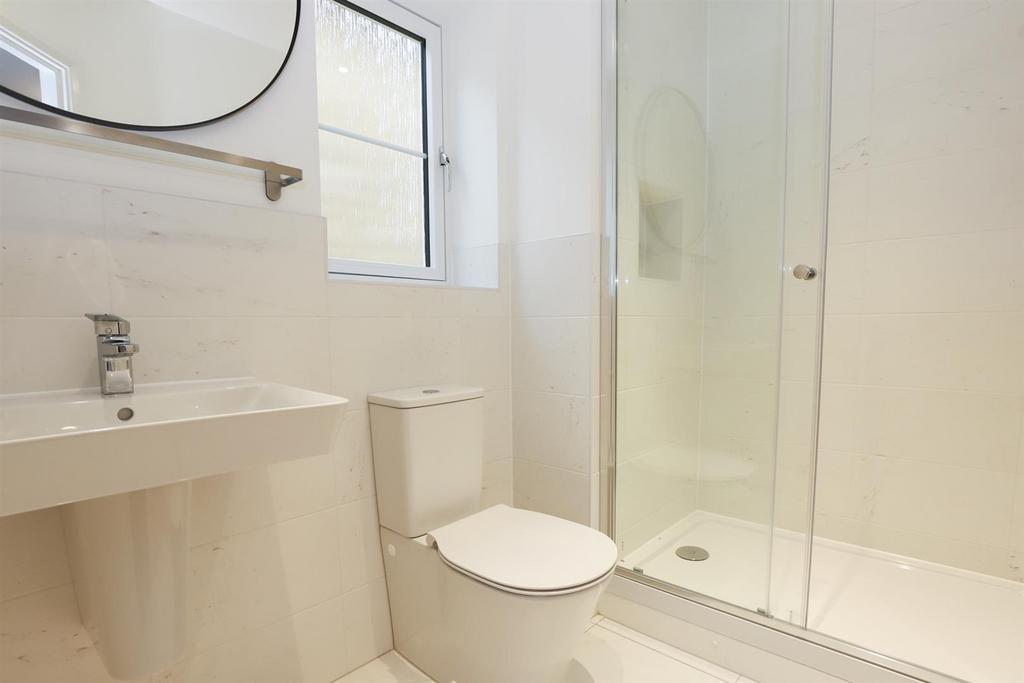 Master Bedroom - En Suite Shower Room.jpg