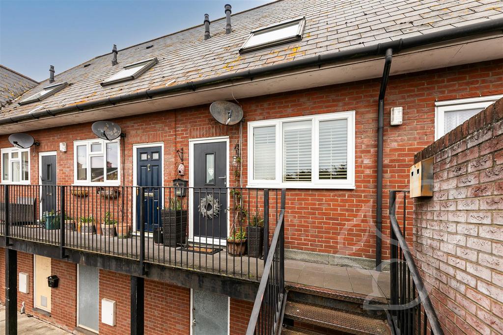 Akersloot Place, West Mersea CO5 2 bed flat for sale £170,000