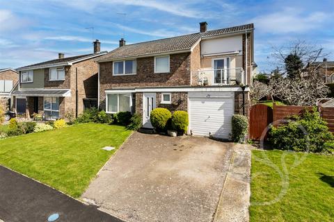 4 bedroom detached house for sale, Shears Crescent, West Mersea CO5