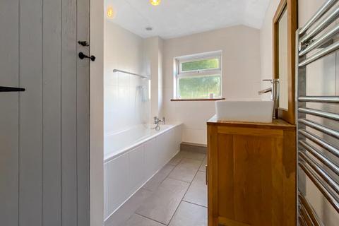 16 Bergholt Road, Colchester, CO4 5AB