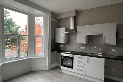 1 bedroom flat to rent, Wellington Road, Rhyl, LL18