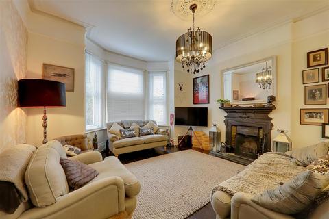 6 bedroom semi-detached house for sale, Oxford Road, Worthing BN11