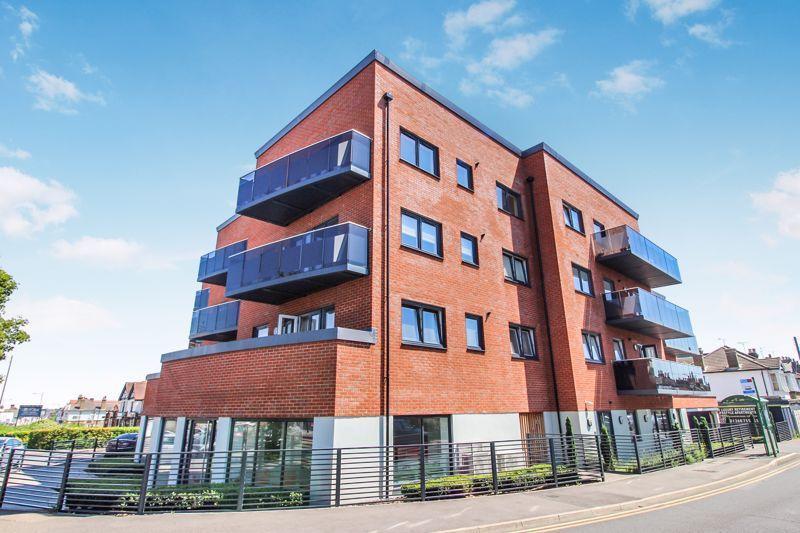 Cranleigh Drive, LeighOnSea SS9 2 bed retirement property for sale £325,000