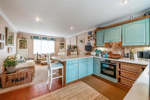 4 bedroom detached house for sale, Amberley