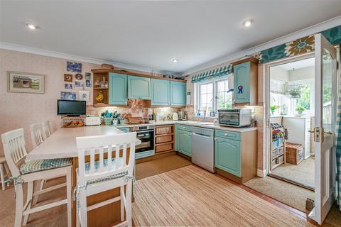 4 bedroom detached house for sale, Amberley