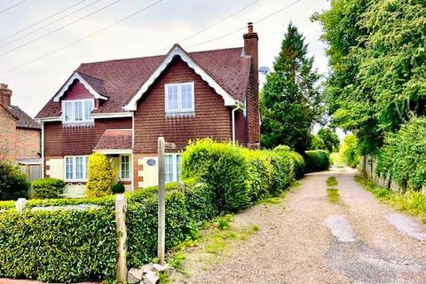 4 bedroom detached house for sale, Amberley