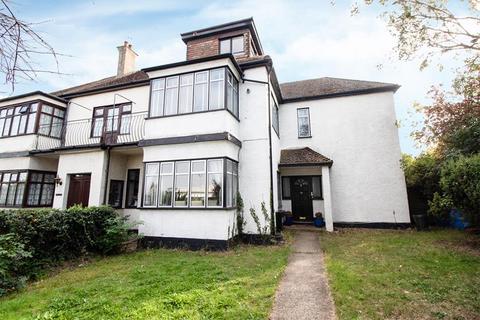 76a Arterial Road, Leigh-on-sea, SS9 4DA