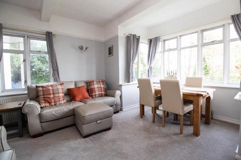 76a Arterial Road, Leigh-on-sea, SS9 4DA
