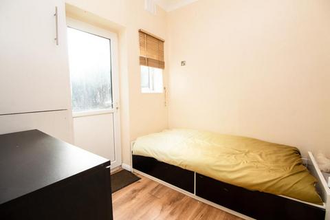 76a Arterial Road, Leigh-on-sea, SS9 4DA