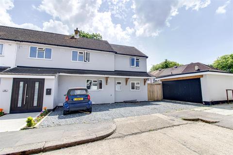 5 bedroom semi-detached house for sale, Highbank Close, Leigh-on-Sea SS9
