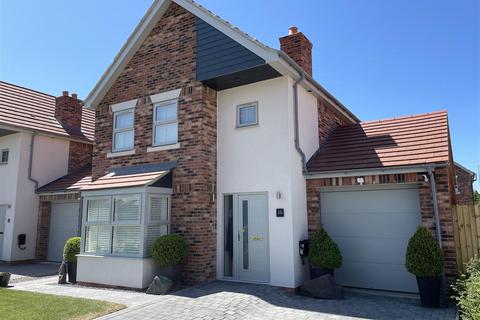 3 bedroom detached house for sale, Constable Close, Market Weighton