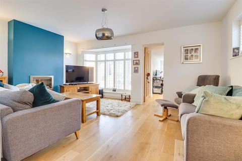 4 bedroom semi-detached house for sale, Sydney Road, Leigh-on-Sea SS9
