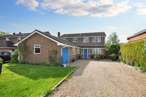 4 bedroom detached house for sale, The Boreen, Headley Down, Near Grayshott, GU35