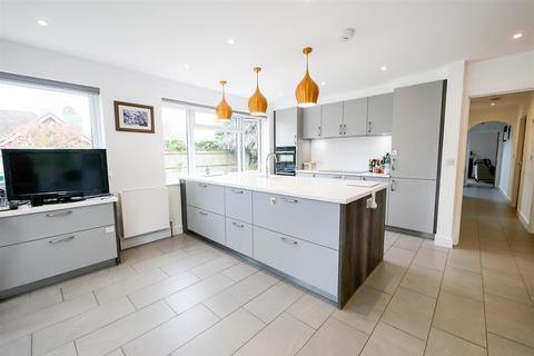 4 bedroom detached house for sale, High Street, Sutton Courtenay OX14