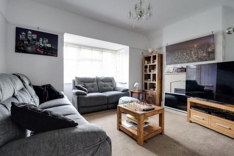 21 Agnes Avenue, Leigh-on-sea, SS9 3SX
