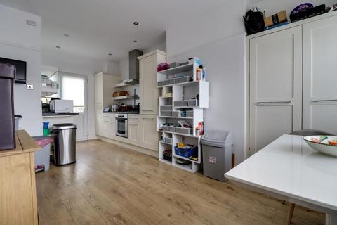 21 Agnes Avenue, Leigh-on-sea, SS9 3SX