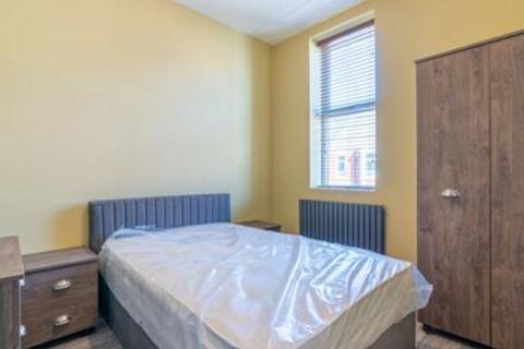 2 bedroom flat to rent, *Professionals* Warton Terrace, Heaton, NE6