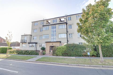 2 bedroom flat for sale, Leigh Heath Court, London Road, Leigh-On-Sea SS9